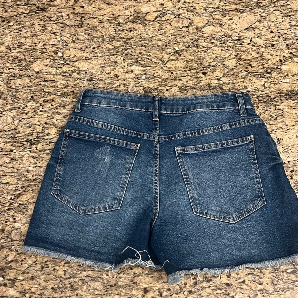 Cotton:On Jean shorts - Picture 2 of 4